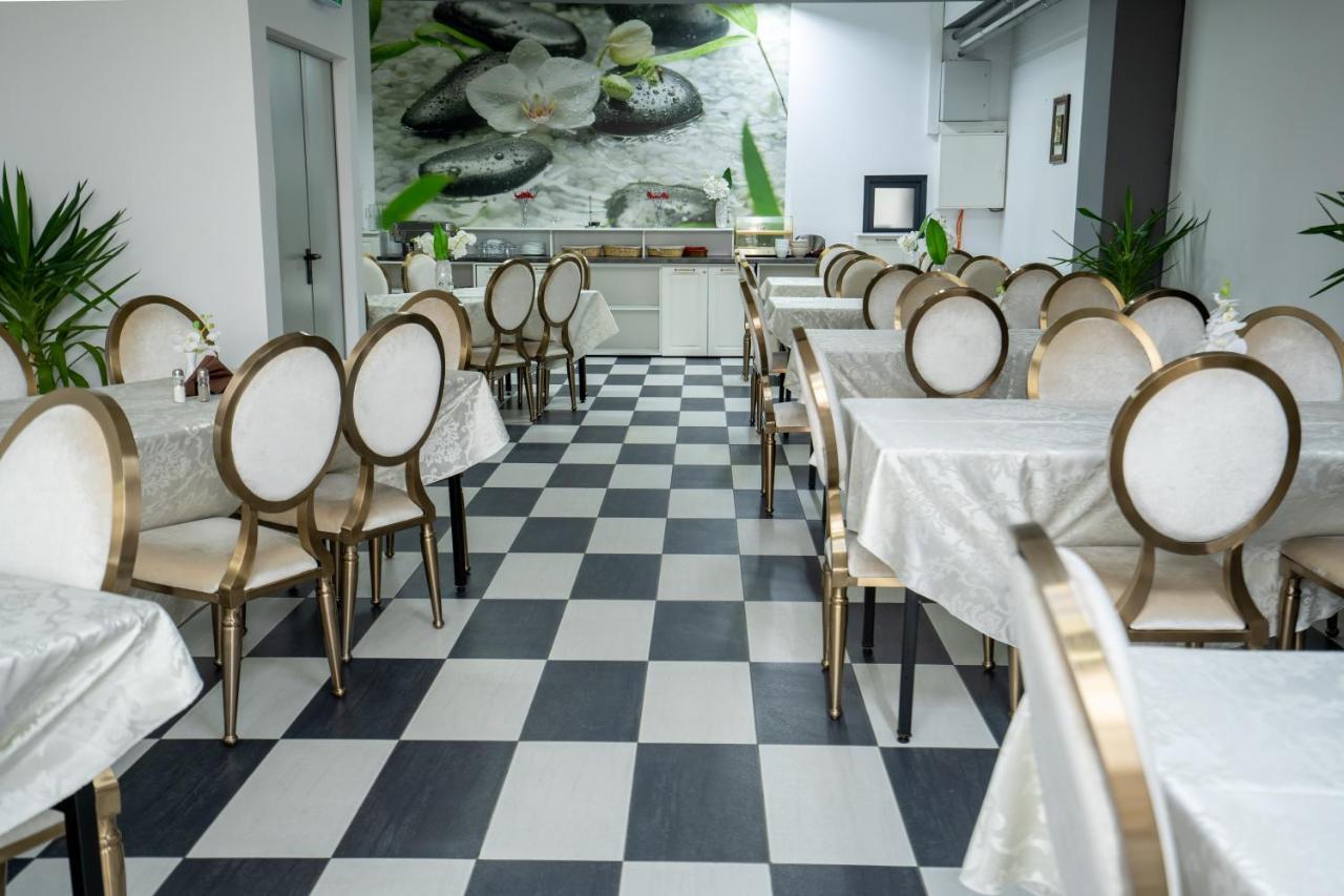 Hotel N Residence 티미쇼아라 외부 사진