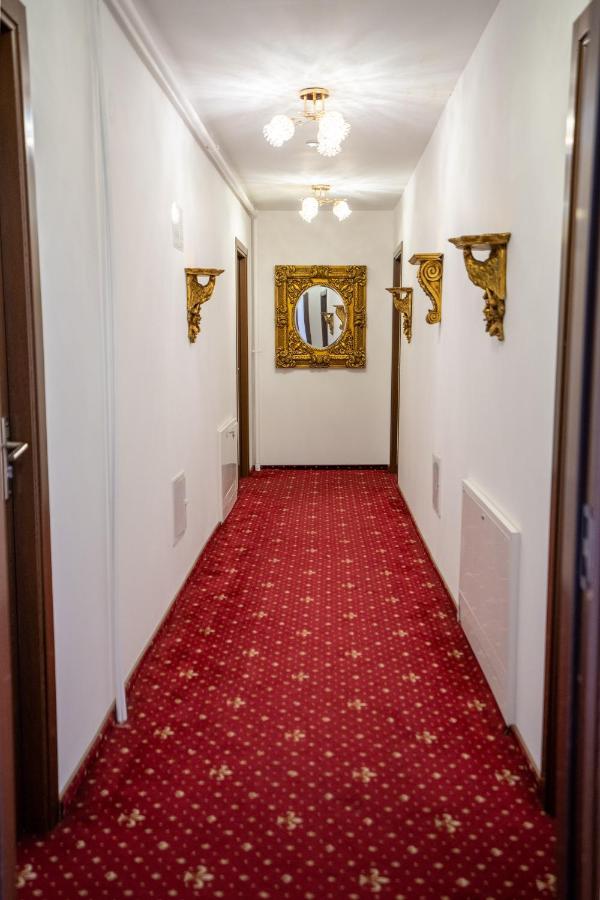 Hotel N Residence 티미쇼아라 외부 사진