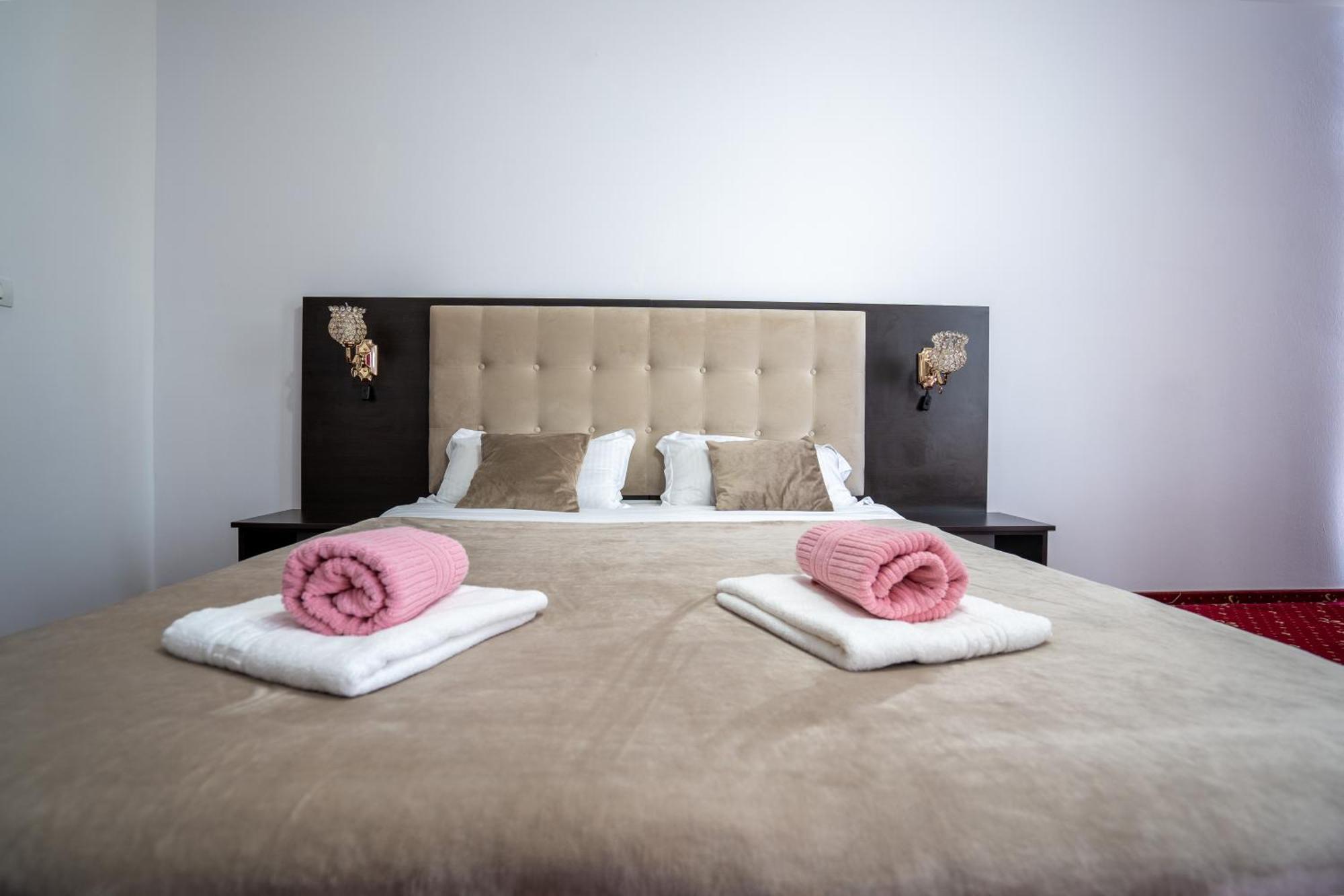 Hotel N Residence 티미쇼아라 외부 사진