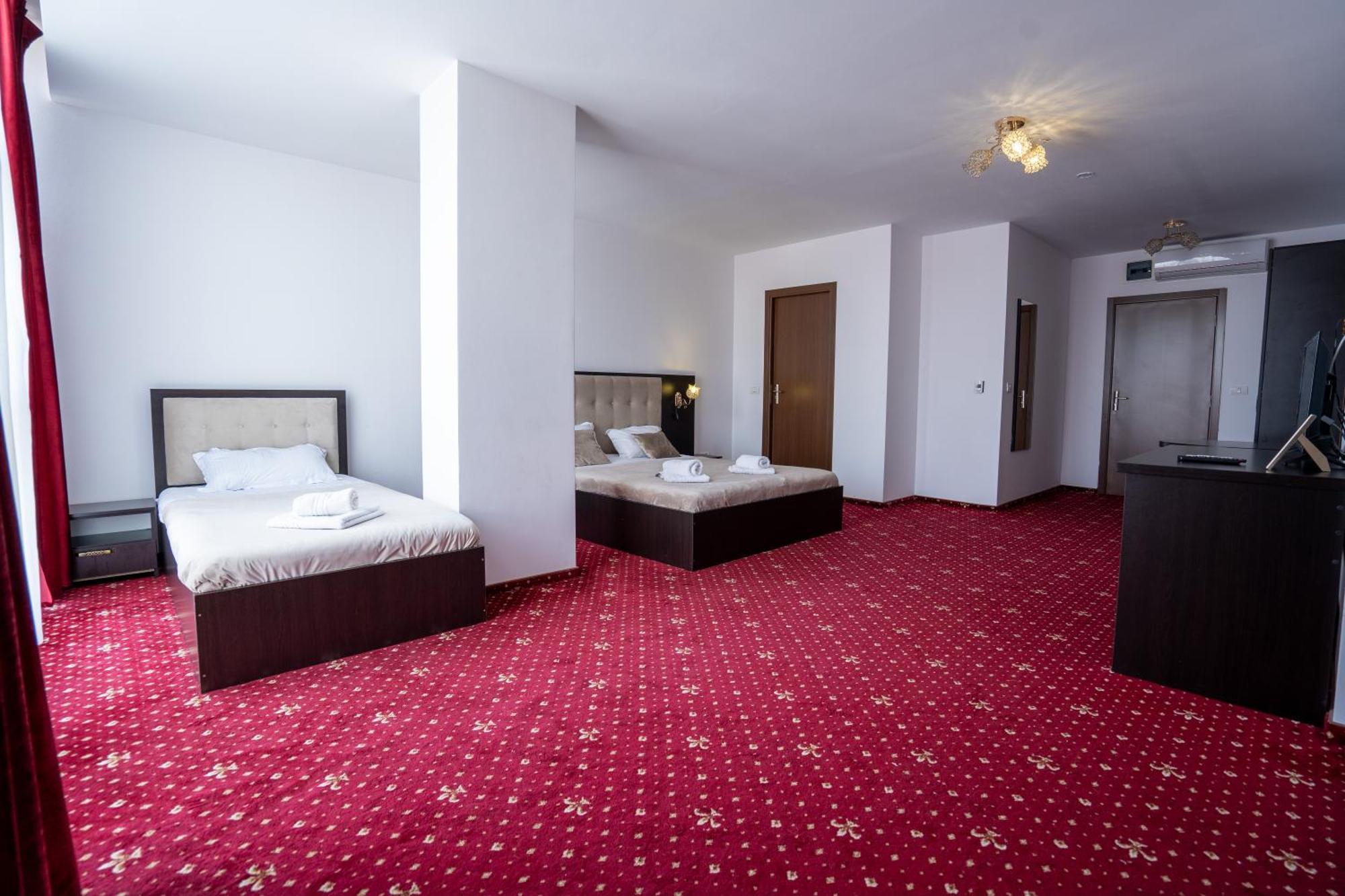 Hotel N Residence 티미쇼아라 외부 사진